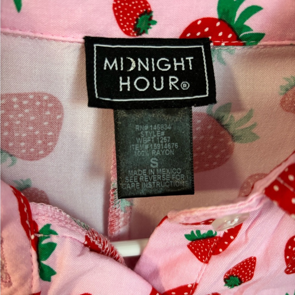Hot Topic Pink Strawberry Boxy Fit Woven Button-Up - Picture 3 of 4